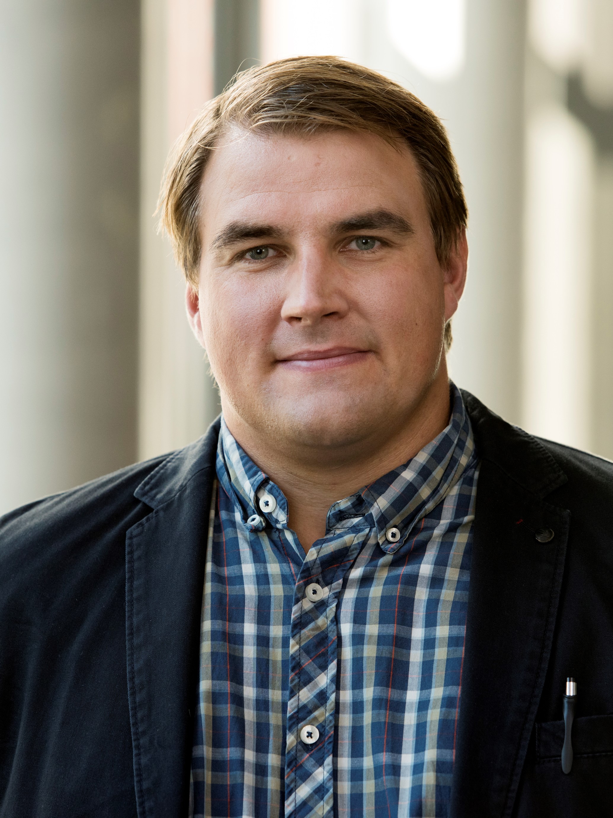 images/kontakt/001Mitarbeiter/team/Patrick_Goettsch.jpg